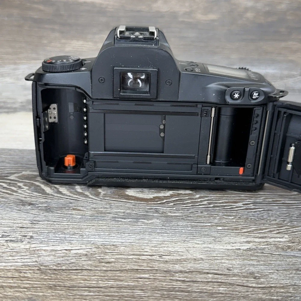 Canon EOS Rebel G 35mm Film SLR Camera Body Only TESTED No Lens Cap